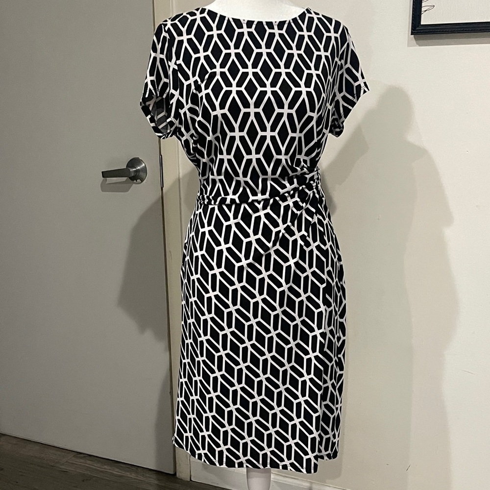 New York & Company Black and White Patterned Midi Dress